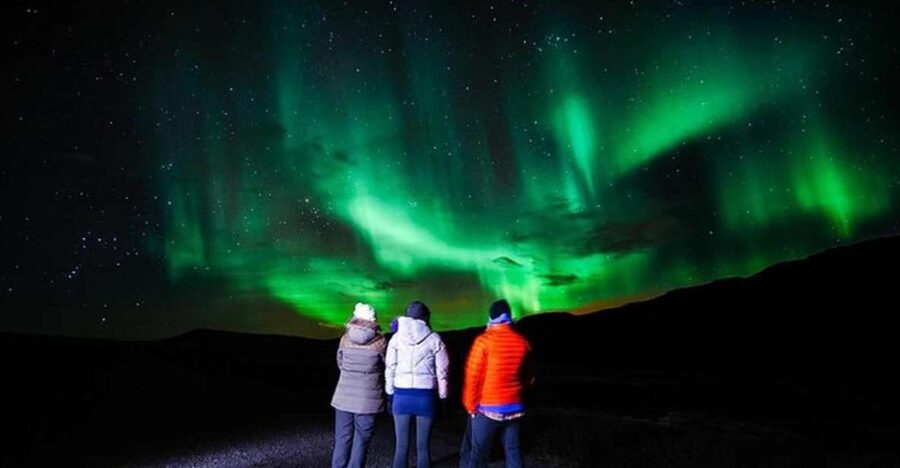 Levi: Northern Lights Hunt Including Campfire Snacks - Lapland Lake Nights: what the 3-hour rhythm is really like