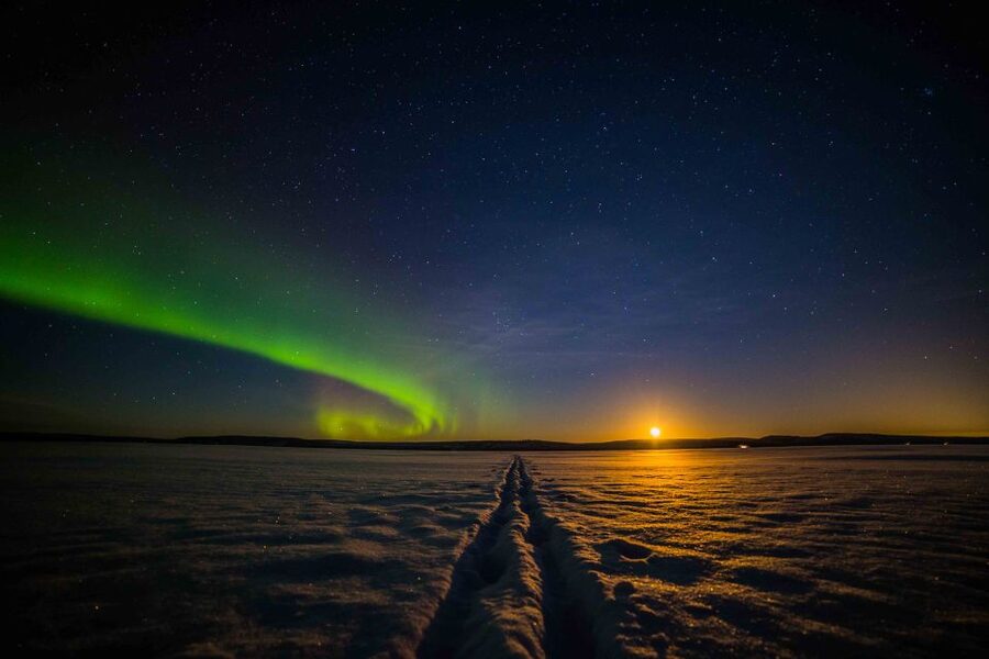Levi: Northern Lights Snowmobile Tour with Snacks and Drinks - Driving rules in Finland: the license requirement that can ruin your plans
