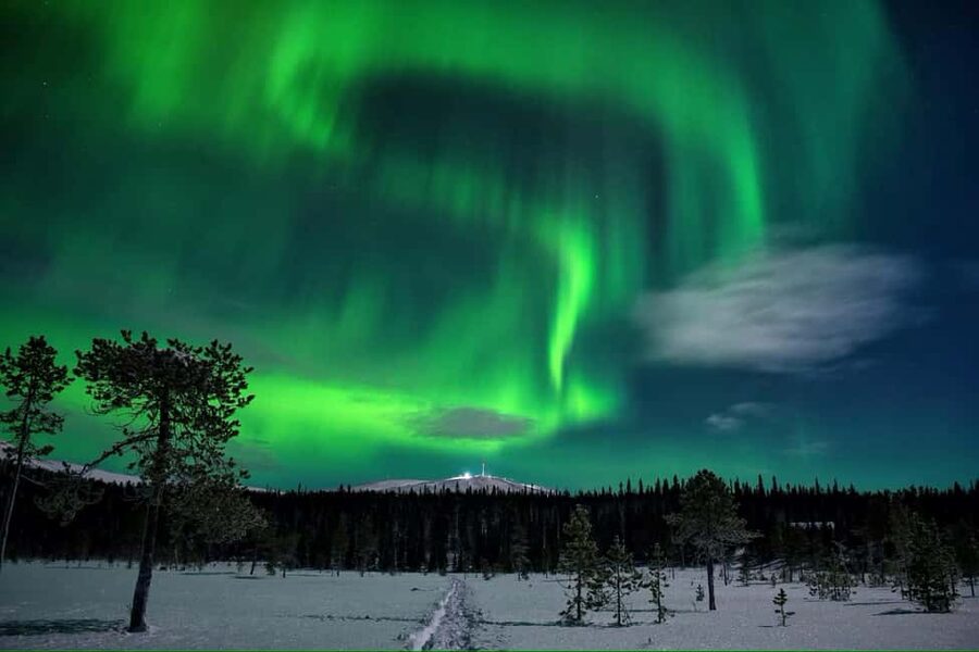Levi: Northern Lights Tour and Stargazing by Telescope - Northern Lights reality check: waiting, chasing, and partial wins