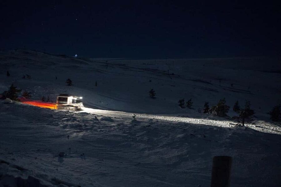 Levi: Northern Lights Tour on a Snowcat - The “top of Levi fell” stop: where the timing, views, and photos line up