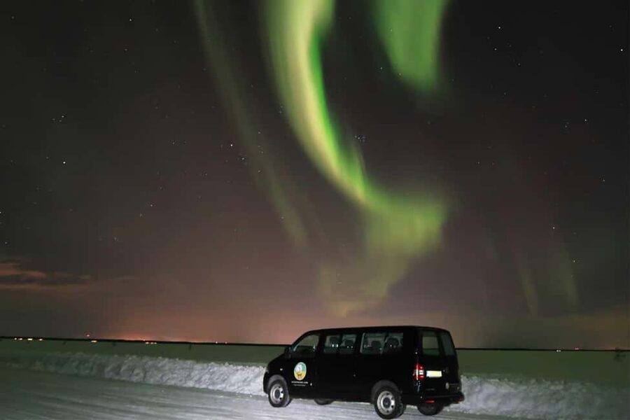 Luleå: Northern Lights Tour by Car with Swedish Treats - What to pack so you don’t cut the evening short