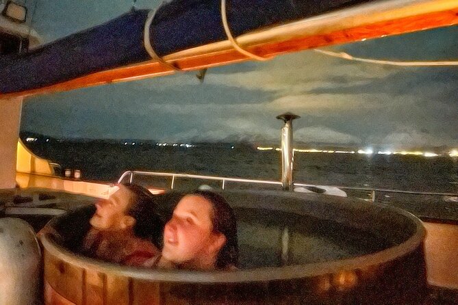 Luxury Northern Lights Yacht Cruise with Hot Tub from Tromsø - Logistics that can make or break your comfort