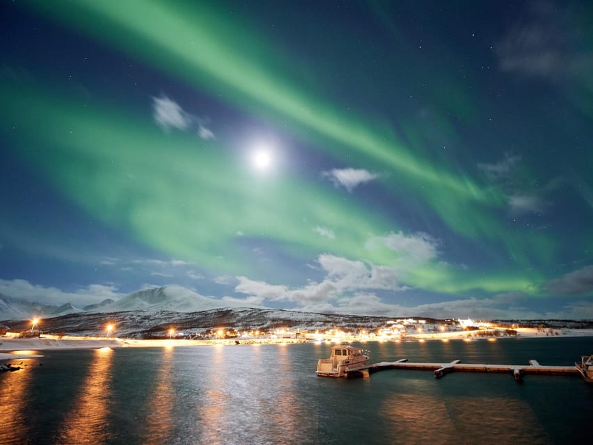 Lyngenalps: Northern Lights Snowmobile Safari - Lyngenalps at night: what this 2-hour safari really feels like