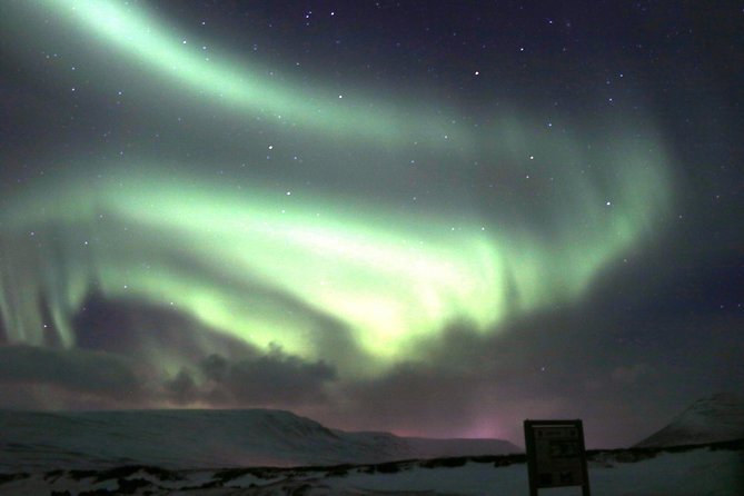 Northern Lights 4x4 Jeep/van Tour from Akureyri - Aurora Odds: Why a 4x4 Ride Out of Akureyri Helps