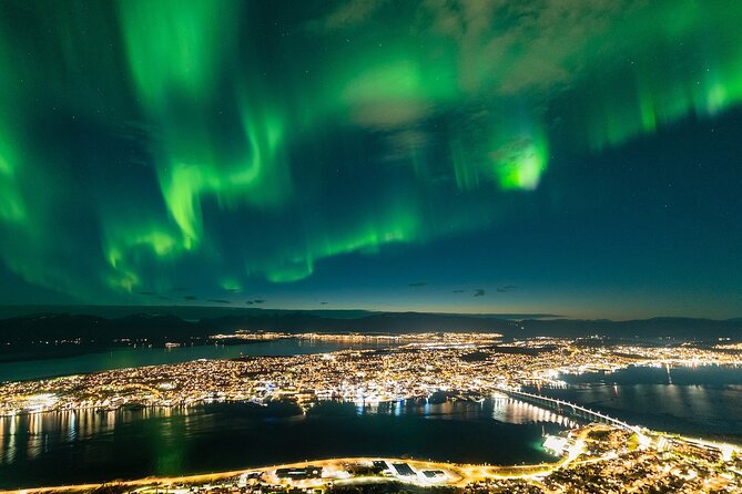 Northern Lights Adventure - Thermal suits, hot dogs over a fire, and warm breaks that actually help