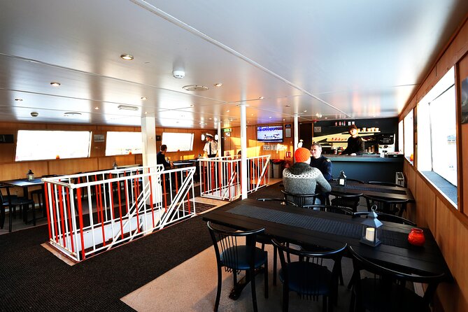 Northern Lights Boat Cruise from Reykjavik - Onboard Comfort: Café, Wi‑Fi, Restroom, and Staying Warm