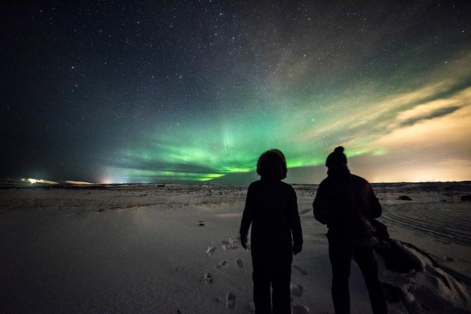 Northern Lights Bus Tour from Reykjavik with Hot Chocolate - Photos, Phone Visibility, and How Guides Help You Get Results