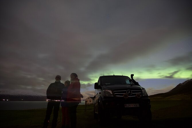 Northern Lights Classic MiniBus Tour from Akureyri - Should you book this Akureyri mini-bus aurora hunt?