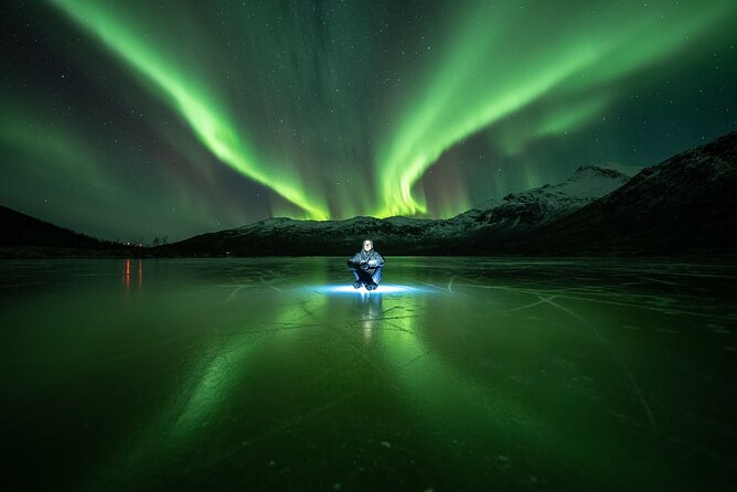 Northern Lights Expedition Tromsø - 6 people - Arctic Photo Guide - Stop in Tromsø: thermal comfort, warm food, and a possible short walk