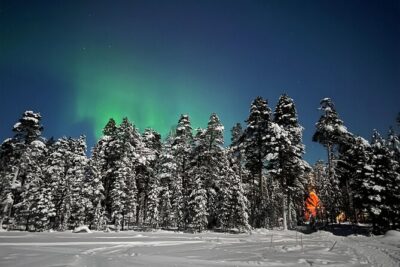 Northern Lights Holiday in Finland - Aurora night plan: workshop to Inari wilderness to a remote camp
