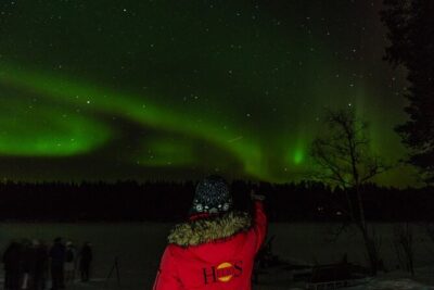 Northern Lights Hunting in Lappish old cottage - Tahtamankuja: The Forest Cottage Stop Where You Actually Watch