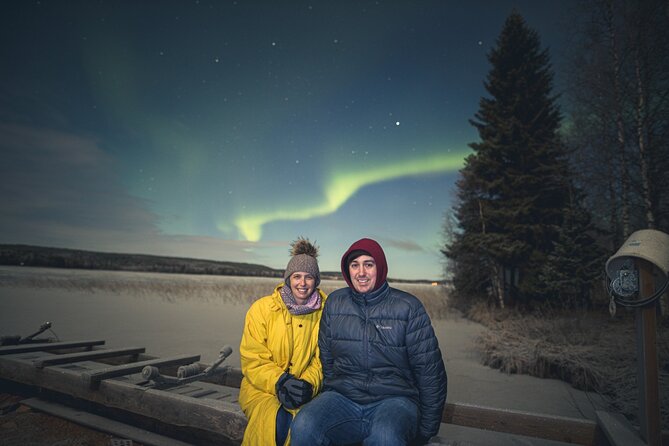Northern lights hunting photo tour with bbq; small groups - Hotel pickup in a small group: logistics that make the night easier
