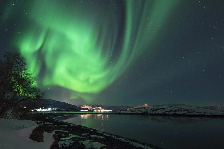 Northern Lights Hunting with Aurora Workshop - Northern Lights workshop at Xwander Basecamp in Ivalo
