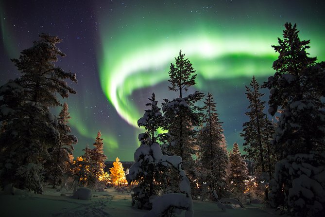 Northern Lights Hunting with Snowmobiles - Staying warm and comfortable during the ride