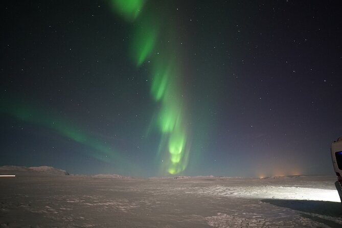 Northern Lights In luxury off-road SUV with Photos and Treats - Luxury Off-Road SUV Pickup: Comfort When It’s Really Cold