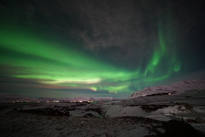 Northern Lights In luxury off-road SUV with Photos and Treats - Snacks, Warm Blankets, and Small Comforts That Actually Help You Stay Outside