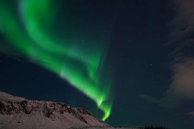 Northern Lights In luxury off-road SUV with Photos and Treats - Complimentary Professional Photos: When Your Camera Is Not in Control