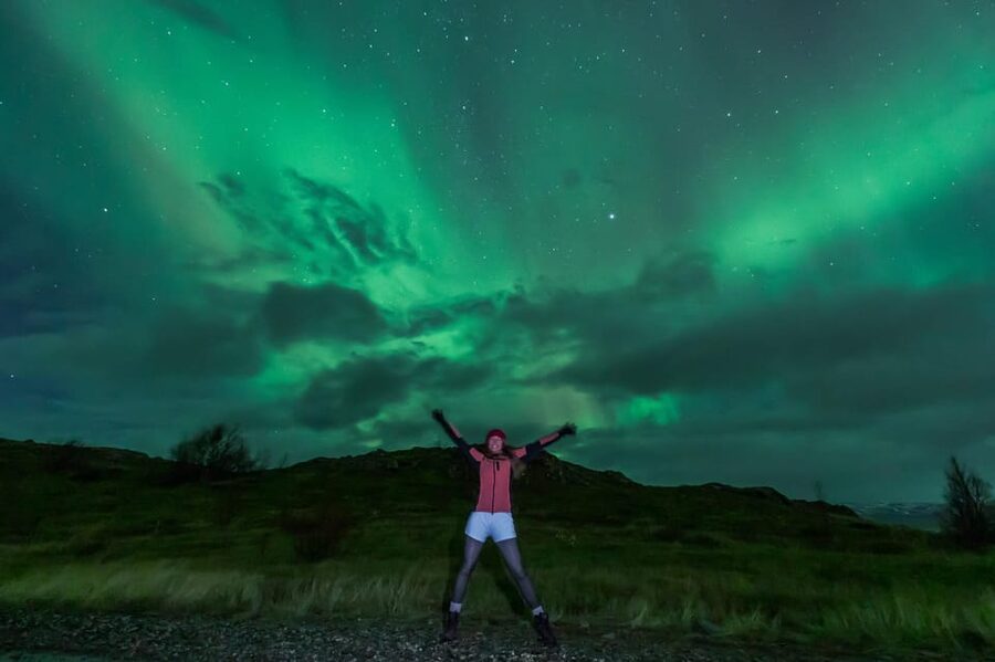 Northern Lights in Mini Bus, Photos, Hot Cocoa and Pastries - Hot cocoa, Icelandic pastries, and blankets in the dark