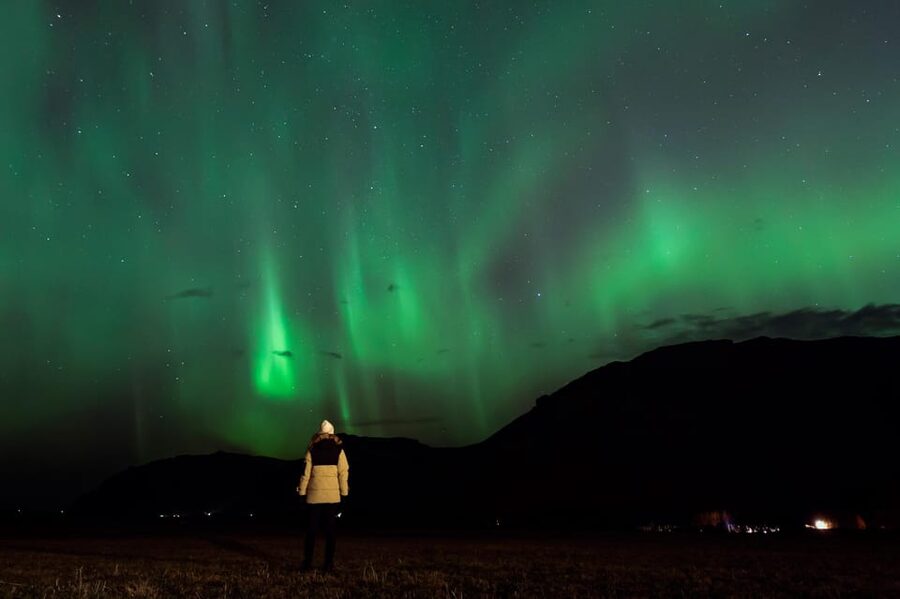 Northern Lights in Mini Bus, Photos, Hot Cocoa and Pastries - How the guide finds aurora-ready skies (and helps you understand them)