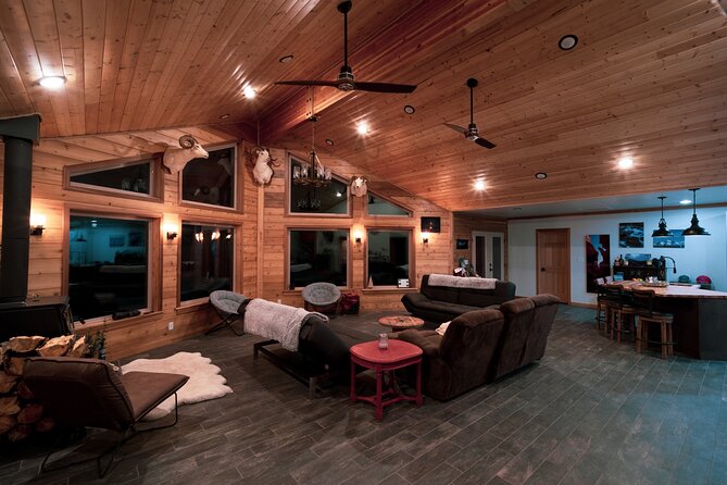 Northern Lights Lodge & Chase Tour from Fairbanks - A fireplace cabin and a real aurora viewing plan