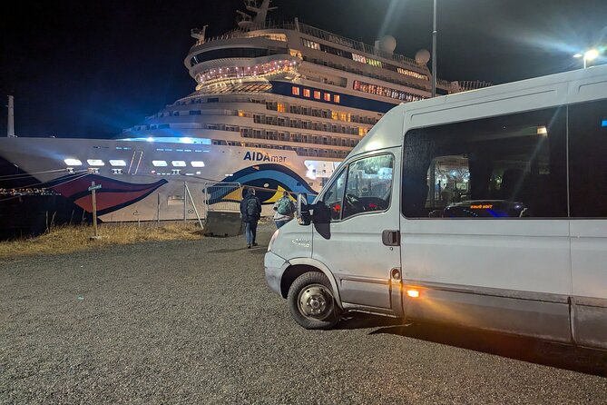 Northern Lights Minibus Chase Max 16 Person In Group - When the route changes: weather, roads, and the “keep hunting” mindset
