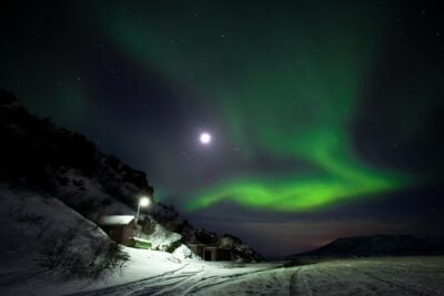 Northern Lights Minibus Tour with Hot Cocoa, Blankets & Photos - Getting picked up in Reykjavik without the headache