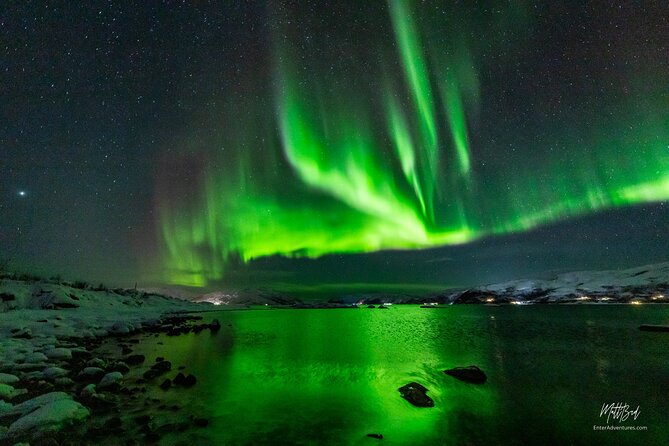 Northern Lights Minibus with Photos Dinner Warm suits - Your night out: warm suits, hot drinks, and dinner that keeps you going
