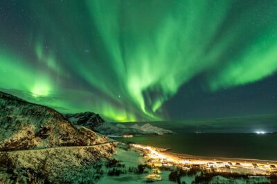 Northern Lights Minibus with Photos Dinner Warm suits - The minibus plan: 6:00 pm start and how the timing feels in real life
