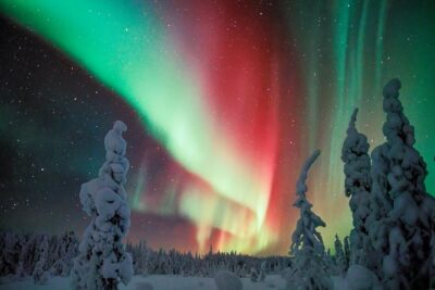 Northern Lights Photography Tour from Rovaniemi - Choosing the Right Spot: Small Mountain Views and the Waiting Game