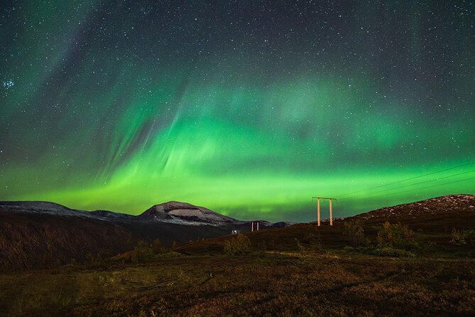 Northern Lights Private Tour-Epic Adventure - Staying warm: the included snacks are part of the strategy