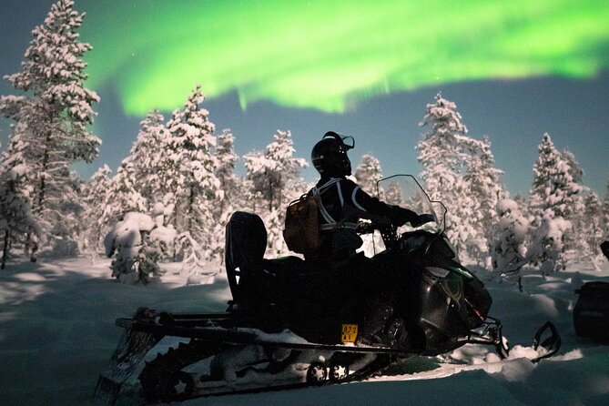 Northern lights safari by snowmobile - The snowmobile ride: why it can feel fast or bumpy