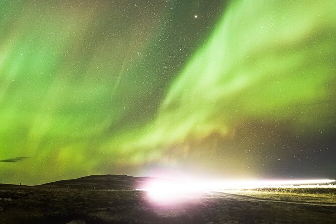 Northern Lights Small Group Tour from Reykjavik with Free Photos - The group size reality check (small group, not a private photo session)