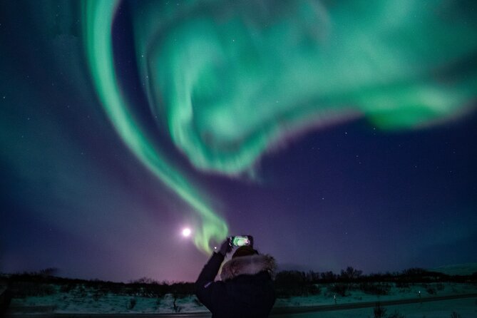 Northern Lights Small-Group Tour with Hot Chocolate & Photos - Photos and Timing: What You’ll Actually Receive