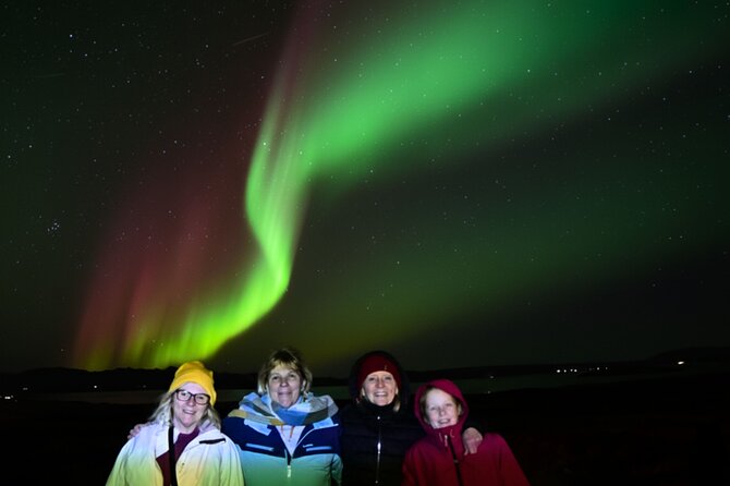 Northern Lights Tour: Cozy Night Adventure with Hot Chocolate - Guide Style: Folklore Meets Practical Aurora Science