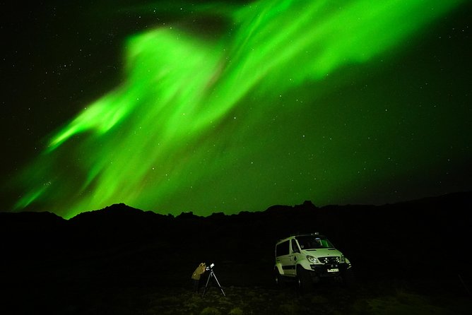 Northern Lights Tour from Reykjavik in a Super Jeep - Warm cocoa, photo stops, and why comfort changes everything
