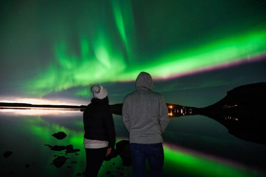 Northern Lights Tour From Reykjavik with Photography - The photo stop: 75 minutes where the Aurora stories get made