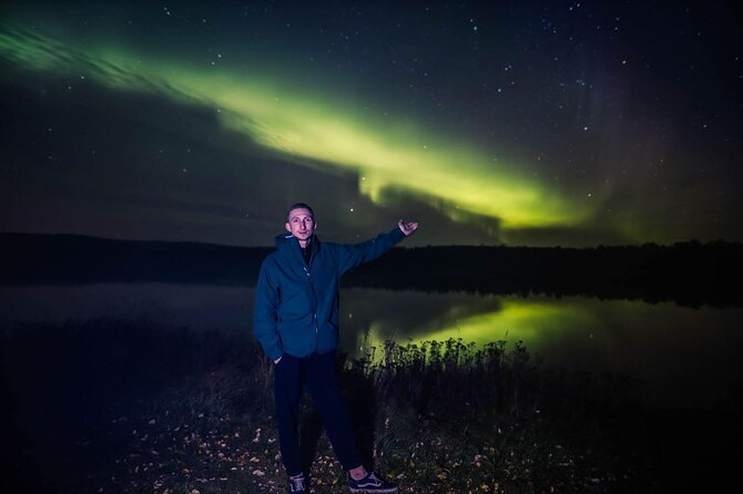 Northern Lights Tour with BBQ and drinks - Campfire BBQ and hot drinks: the best part of waiting
