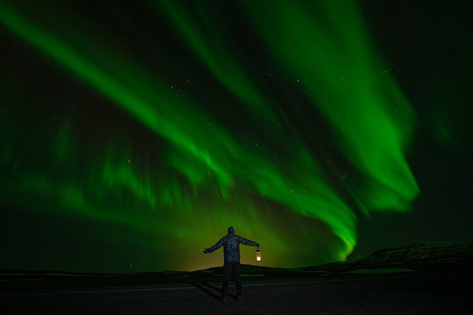 Northern Lights Tour with Photos, Snacks, Warm Snowsuits, Chairs - Photos Included: Why That’s Good Value, Even If You’re Not a Photographer