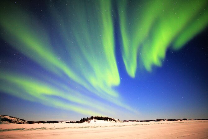 Northern Lights Tour Yellowknife - Pickup and the coach-to-cold routine that affects your comfort