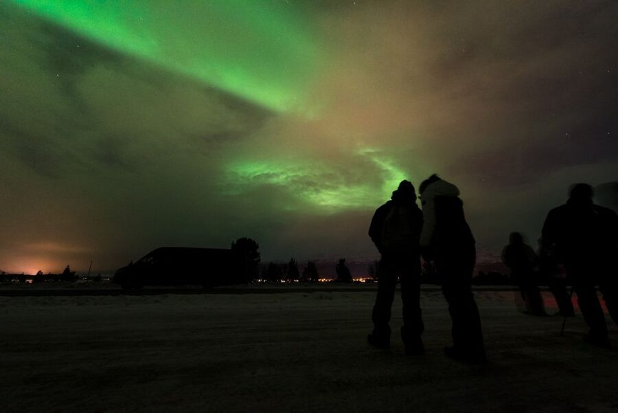 Northern lights Tromsø - small group tour with local guide - Leaving Kaigata 4: What the First Stretch Feels Like