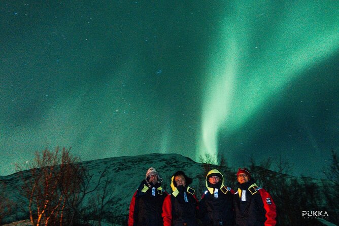 Northern Lights x Mini Bus Chase - Bonfire food and hot drinks: the underrated reason to pick this tour