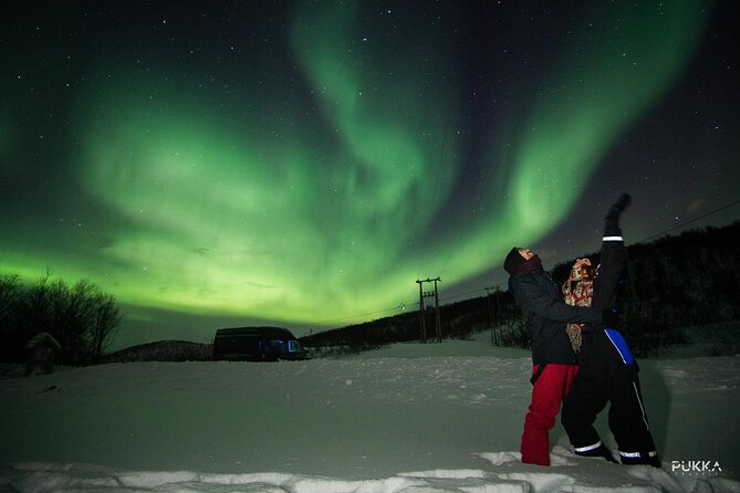 Northern Lights x Mini Bus Chase - Photos you can actually use: tripod rental + pro images
