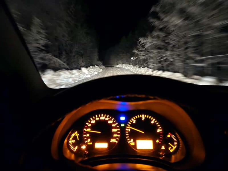 Oulu: Starguaranteed Northern Lights Mobile Chase - Pickup and the two photo stops: how the four-hour pace works