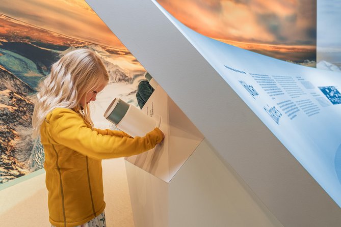 Perlan - Wonders of Iceland Experience - The 360° observation deck: the view payoff at the top