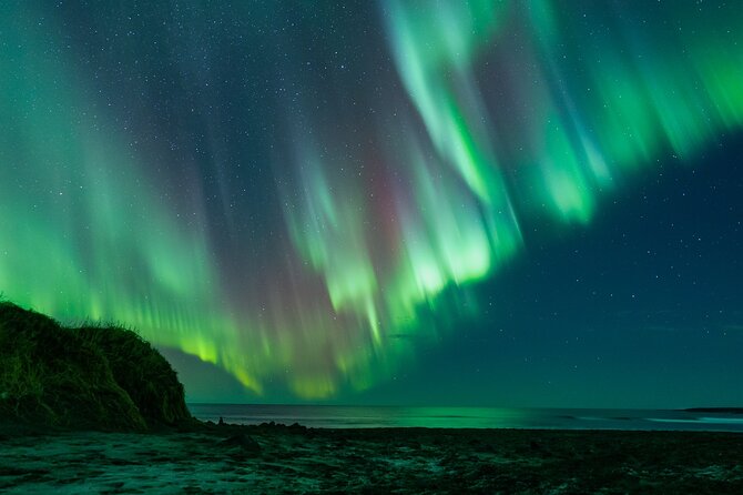 Private Aurora Hunt with Photos in Super Defender - Reykjavik Nights, Managed Like a Pro: The Value of This Private Hunt
