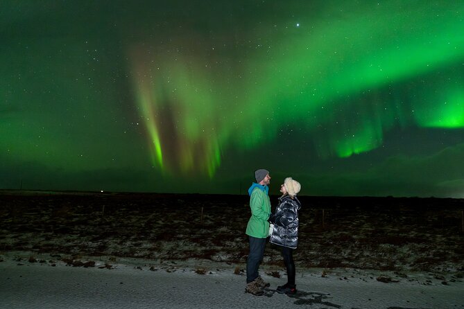 Private Aurora Hunt with Photos in Super Defender - Photos and Photo Tips: The Memory Service That Actually Helps