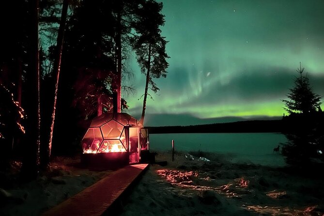 Private Northern Lights Expedition by Lapland's Experienced Team - Your VIP Pickup: Comfort First in the Arctic Dark