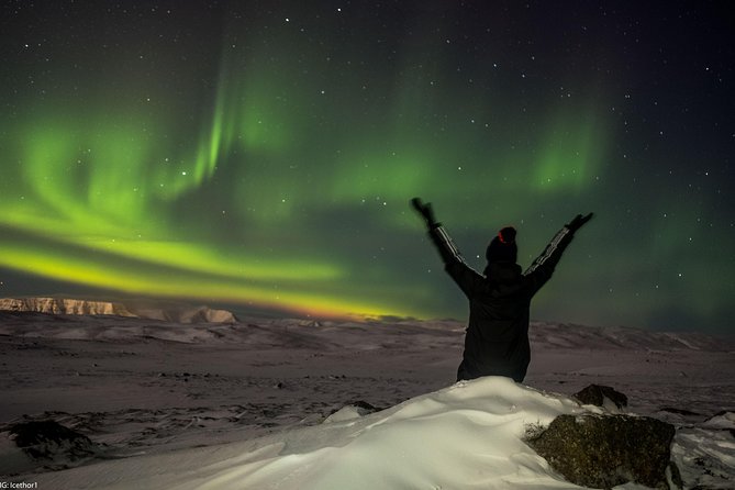 Private Northern lights with photographs - Getting photos without turning your night into a camera workshop