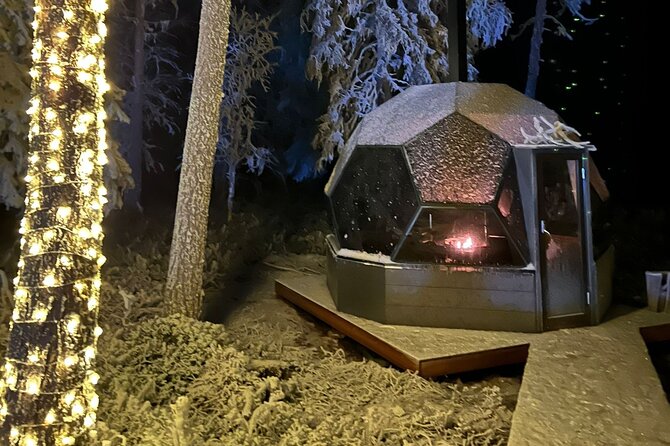 PRIVATE Party dinner in a Glass Igloo Under Northern Lights - Northern Lights strategy: why the guide’s timing matters