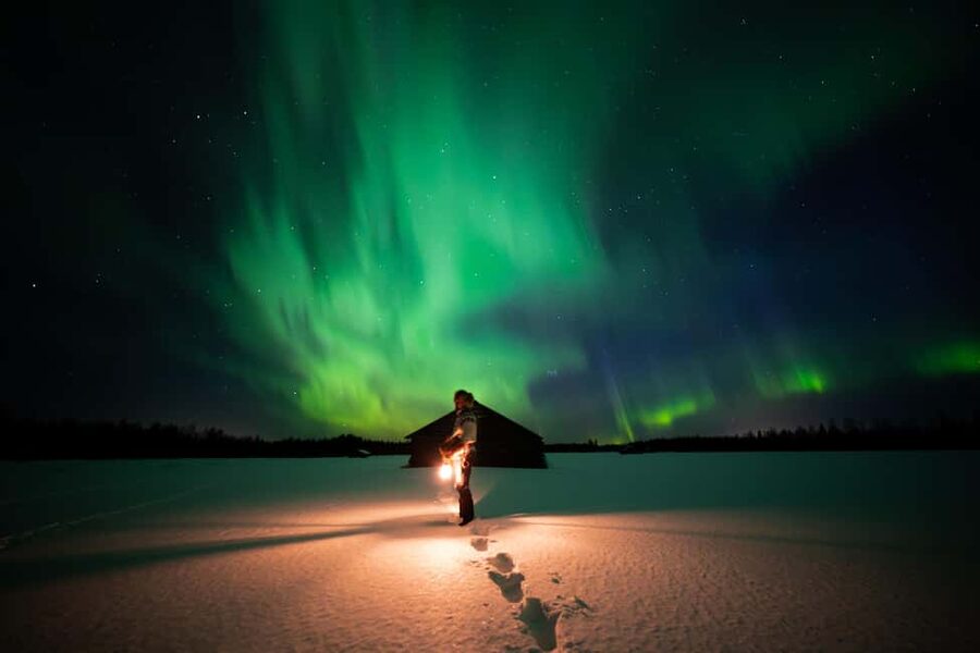 Ranua: Northern Lights tour with Campfire Meal & Pro Camera - Small-group size (8 max) and why it matters in the dark